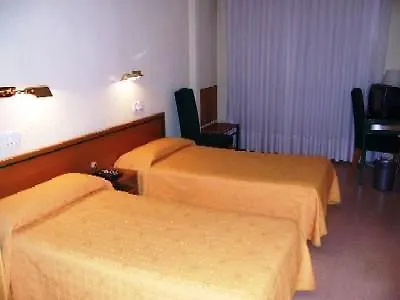Отель Condal 2*